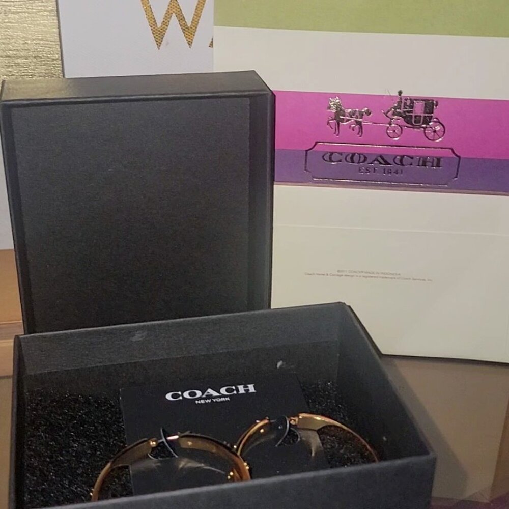 🎉 NWT COACH GOLD HOOP EARRINGS with COACH GIFT BAG